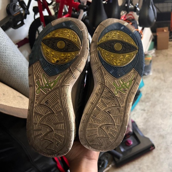 Nike kyrie 6 Black Basketball Sneakers - Picture 4 of 4